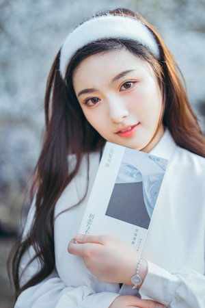 小女孩未长毛的逼图片