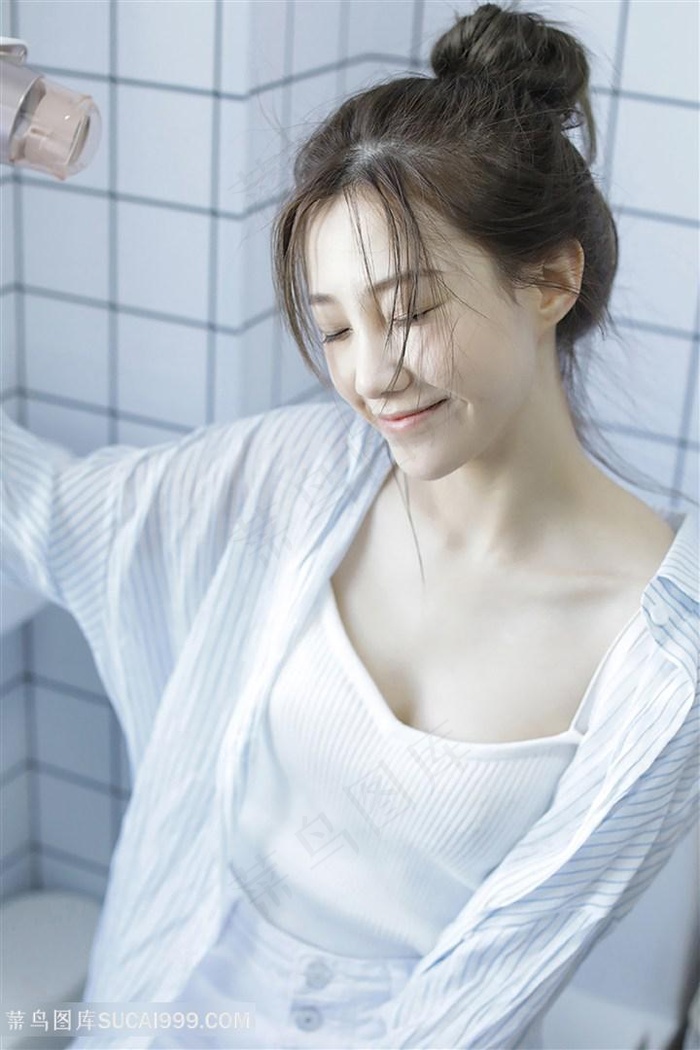 白皙美女免费高清视频在线看